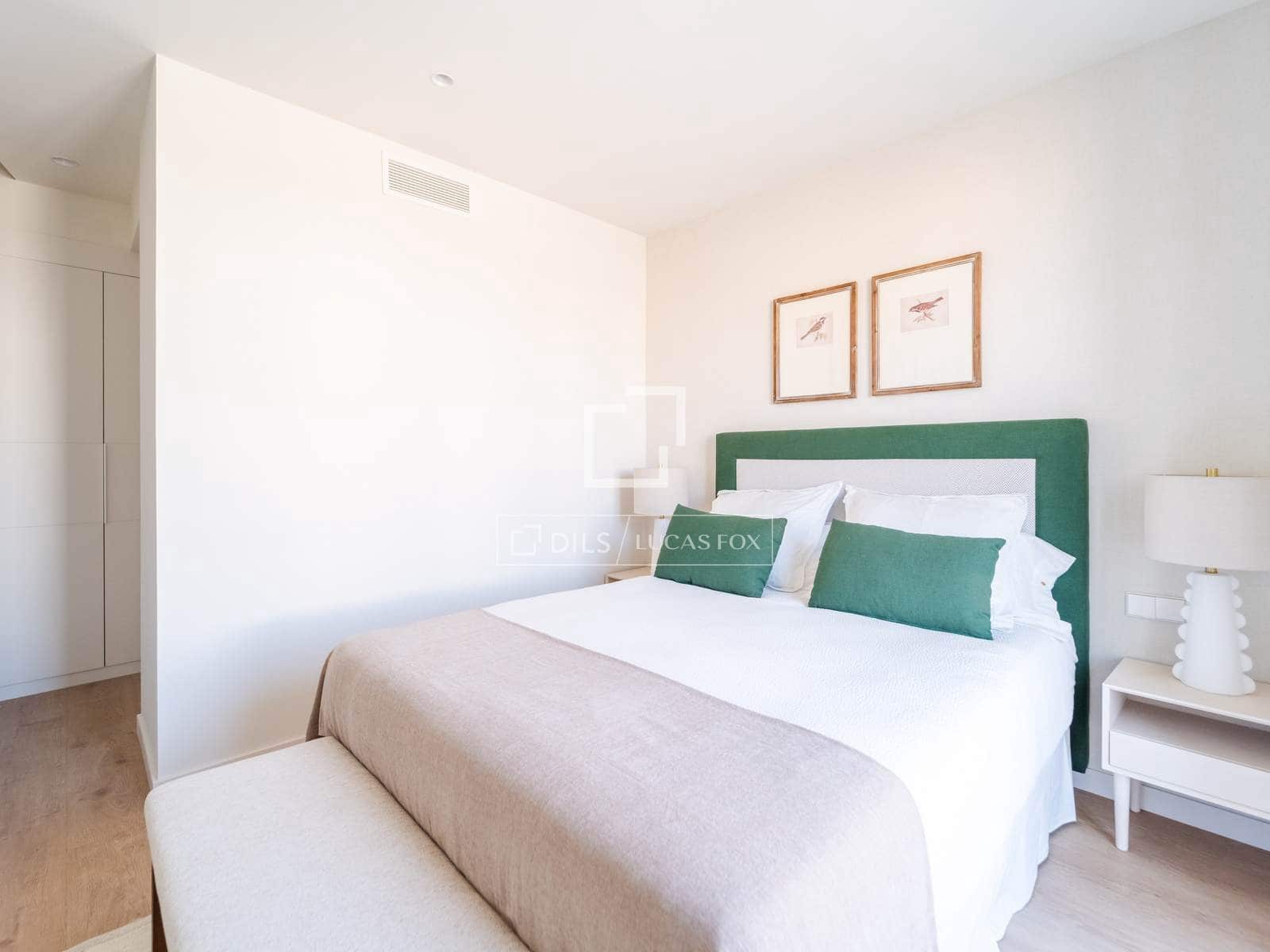3 bedroom Penthouse for sale in Valencia city with pool garage - € 1,150,000 (Ref: 9838374)