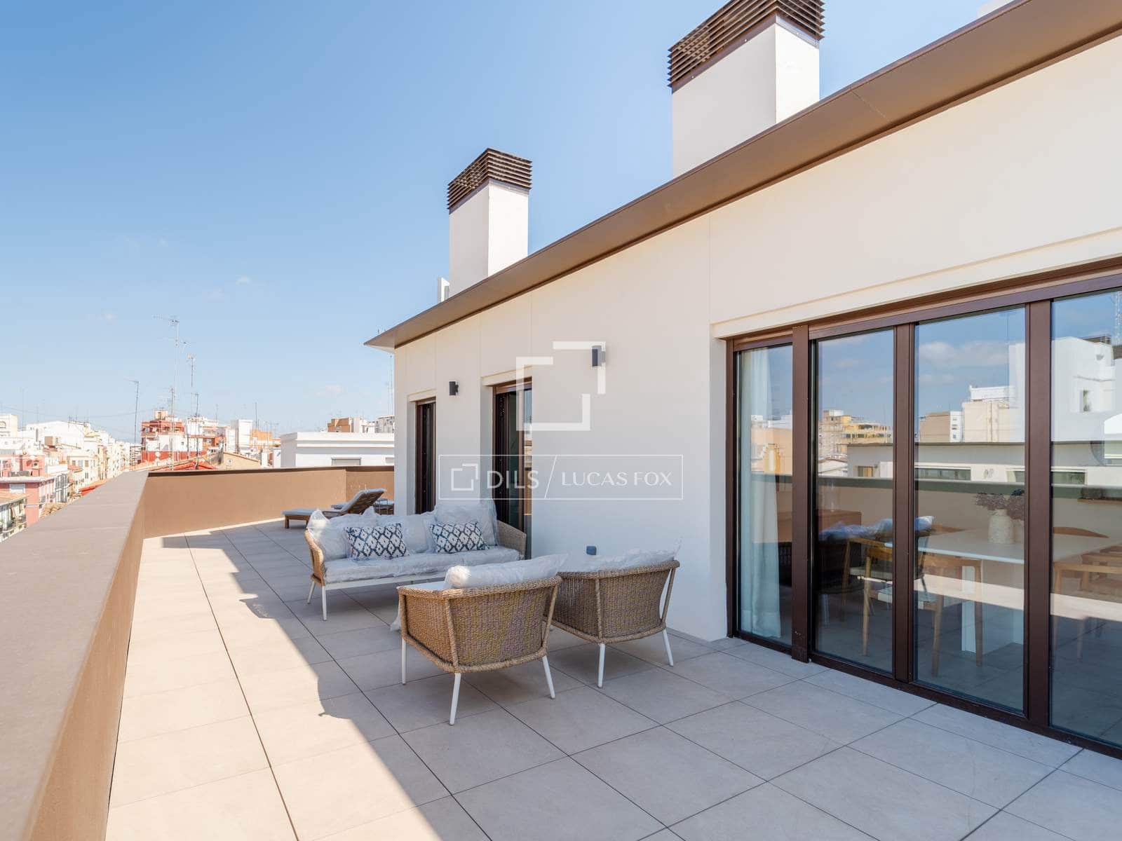 3 bedroom Penthouse for sale in Valencia city with pool garage - € 1,150,000 (Ref: 9838374)
