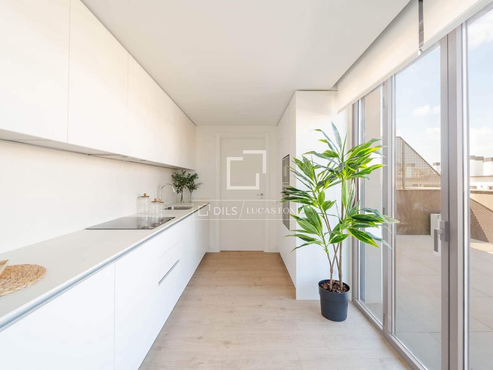 3 bedroom Penthouse for sale in Valencia city with pool garage - € 1,150,000 (Ref: 9838374)