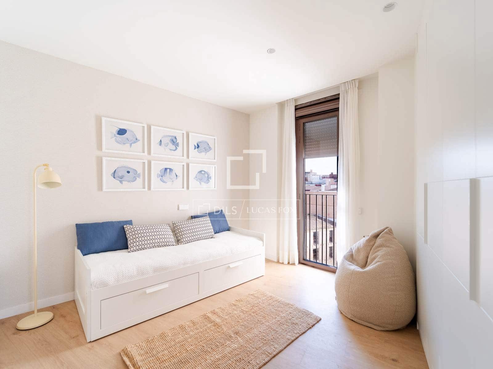 3 bedroom Penthouse for sale in Valencia city with pool garage - € 1,150,000 (Ref: 9838374)