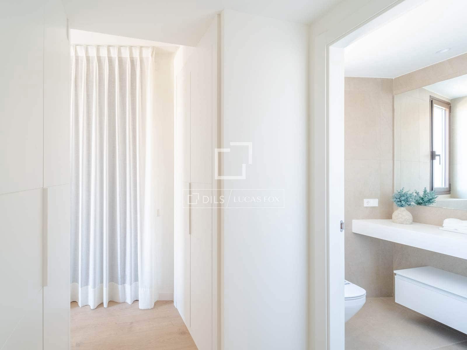 3 bedroom Penthouse for sale in Valencia city with pool garage - € 1,150,000 (Ref: 9838374)