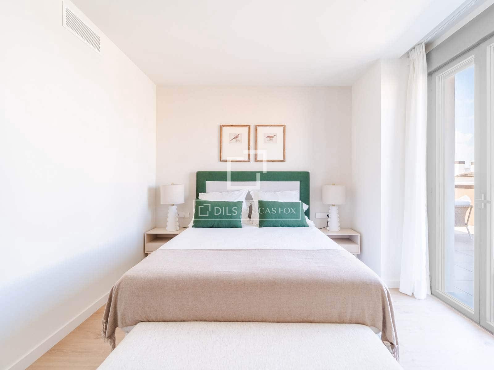 3 bedroom Penthouse for sale in Valencia city with pool garage - € 1,150,000 (Ref: 9838374)