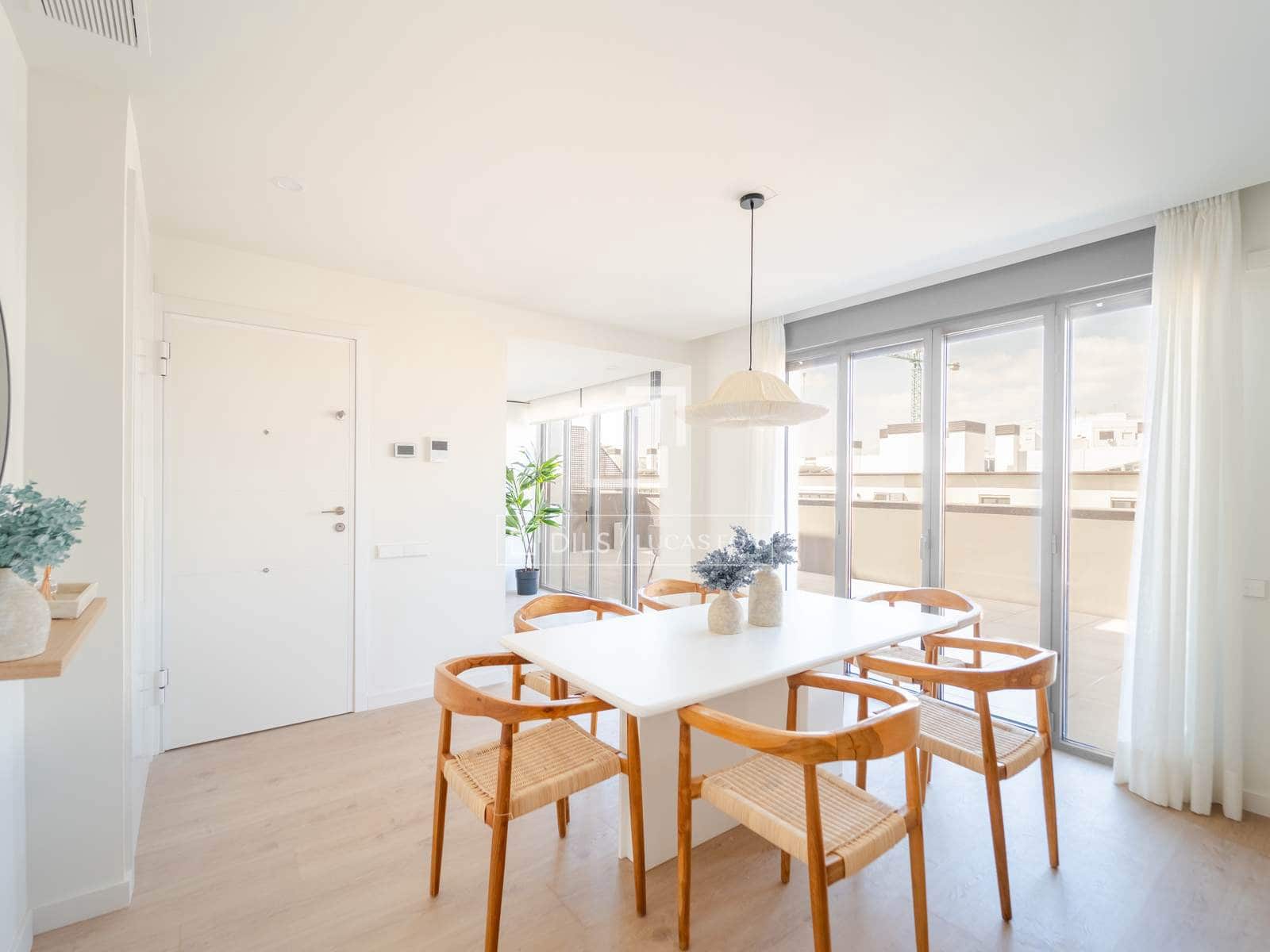 3 bedroom Penthouse for sale in Valencia city with pool garage - € 1,150,000 (Ref: 9838374)
