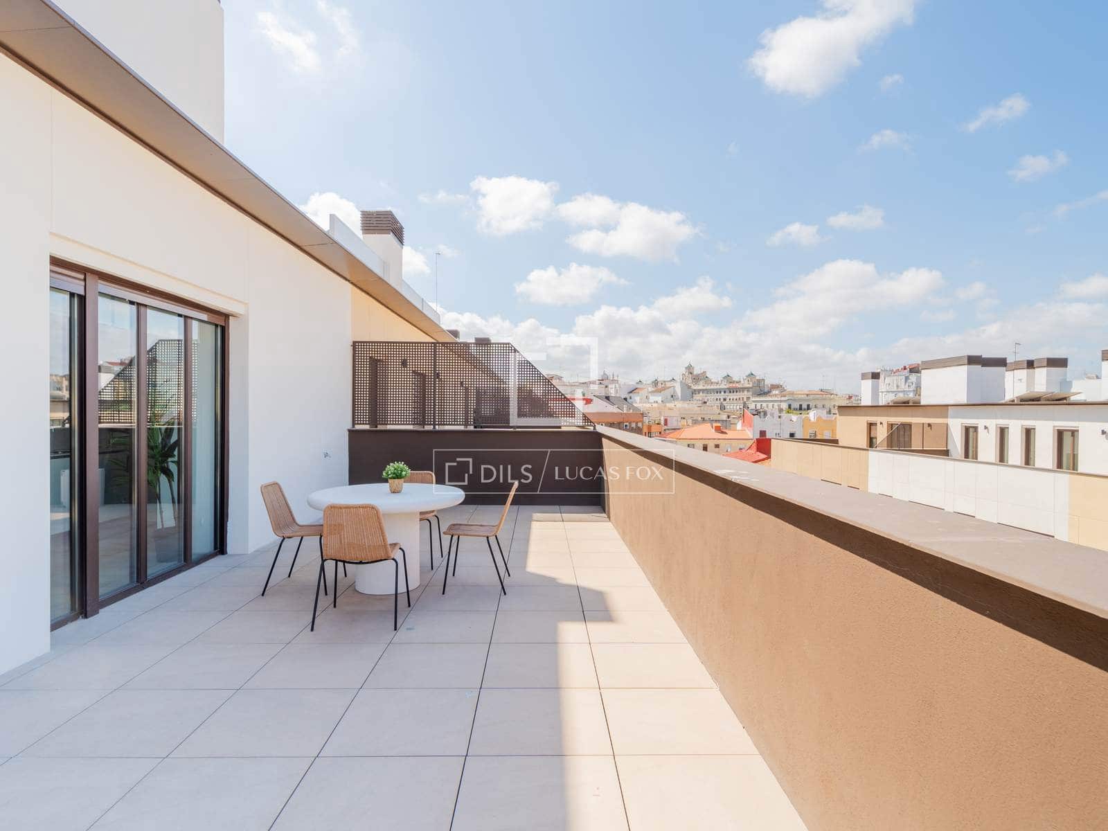 3 bedroom Penthouse for sale in Valencia city with pool garage - € 1,150,000 (Ref: 9838374)