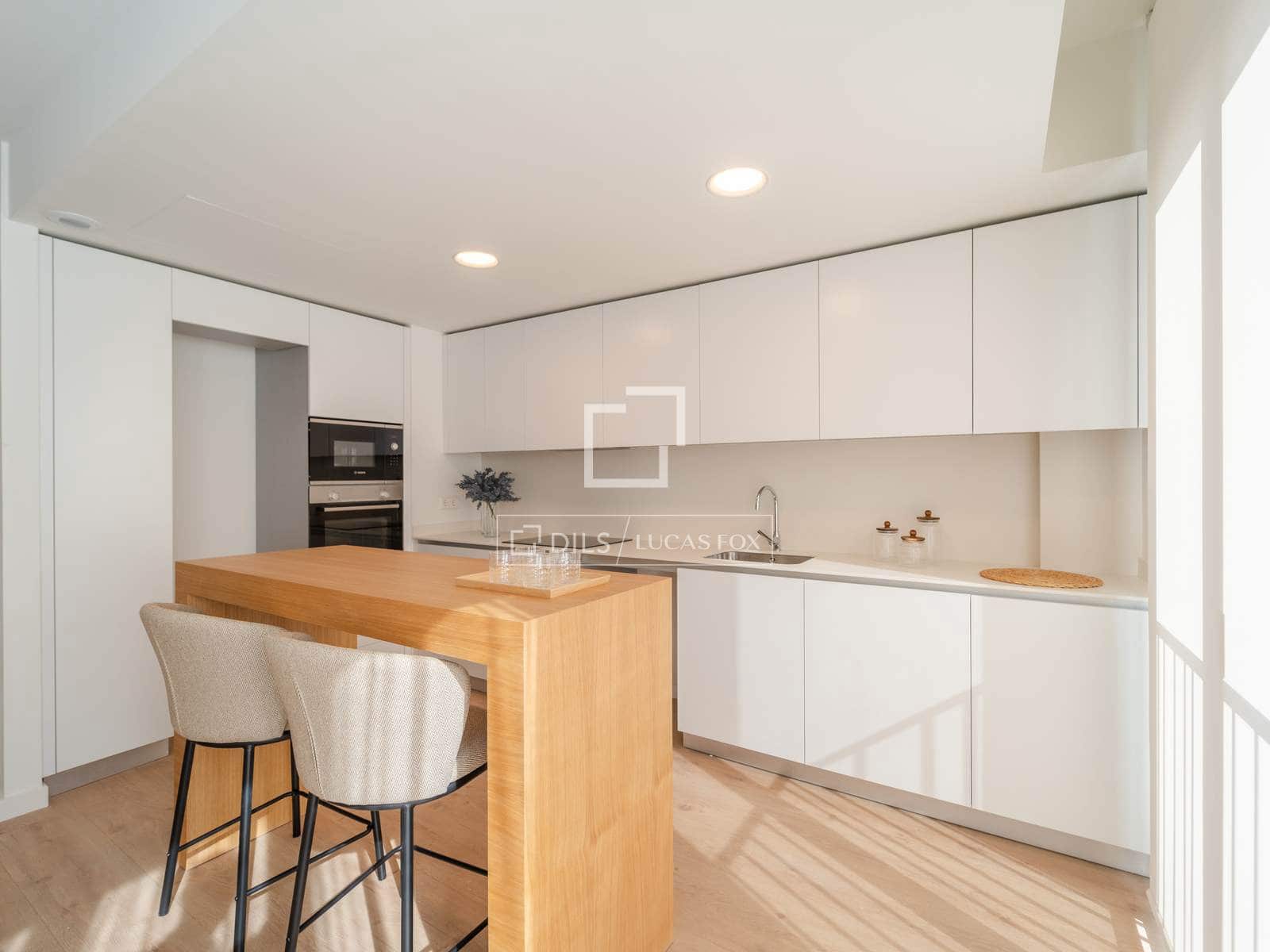 3 bedroom Apartment for sale in Valencia city with pool garage - € 780,000 (Ref: 9838375)
