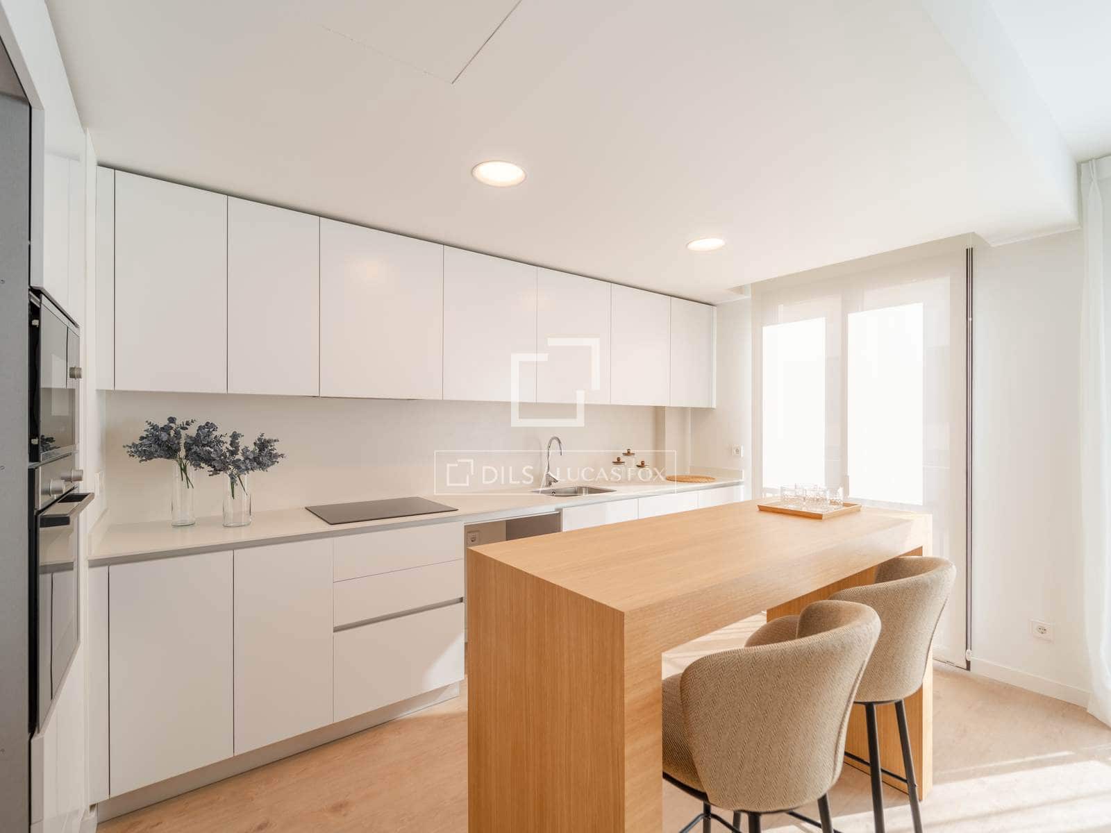 3 bedroom Apartment for sale in Valencia city with pool garage - € 780,000 (Ref: 9838375)