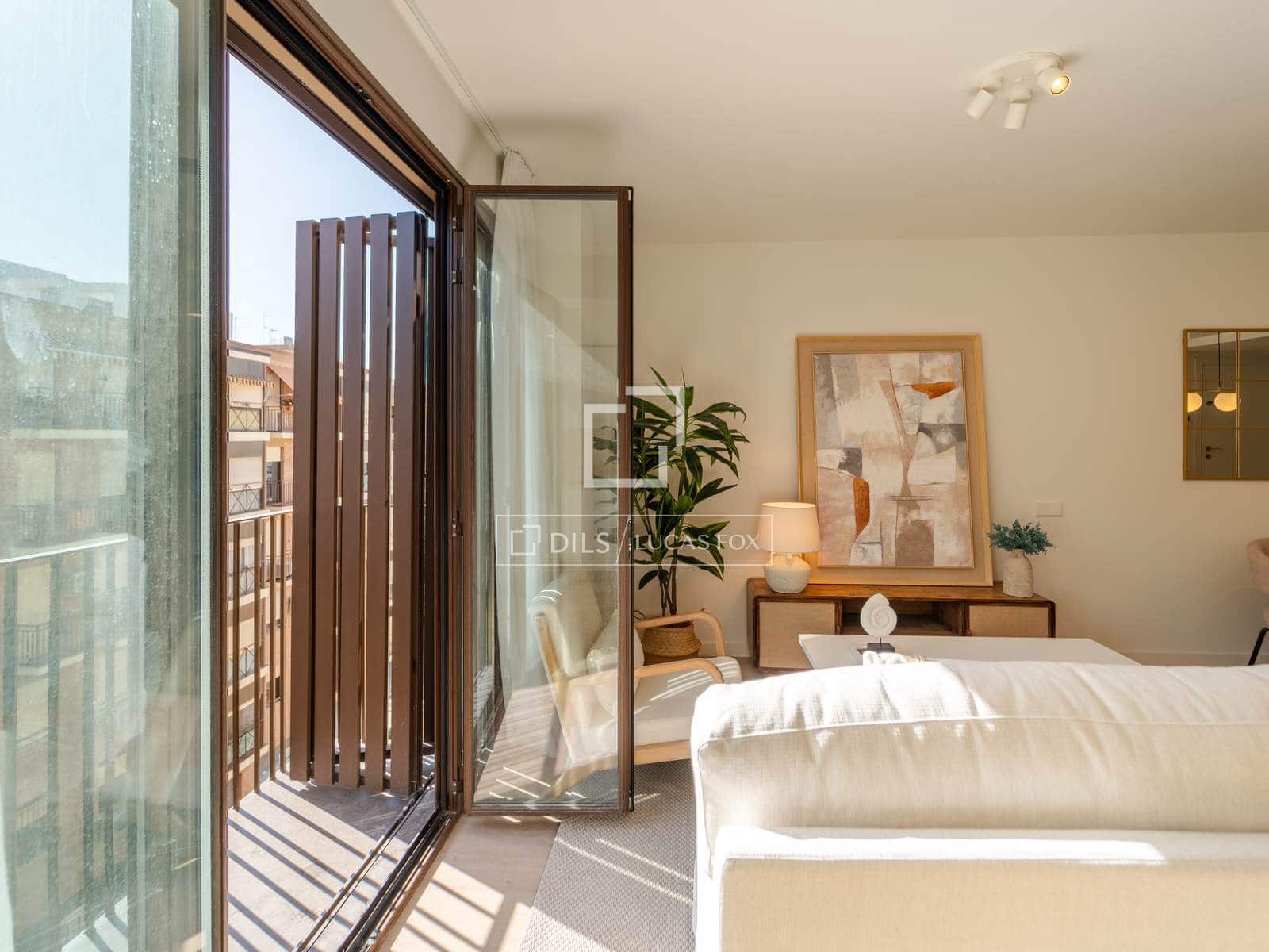 3 bedroom Apartment for sale in Valencia city with pool garage - € 780,000 (Ref: 9838375)