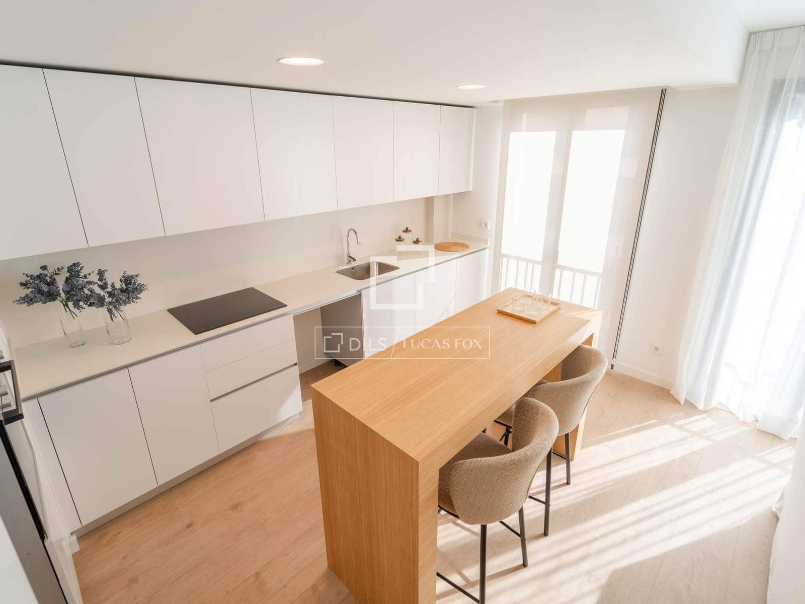3 bedroom Apartment for sale in Valencia city with pool garage - € 780,000 (Ref: 9838375)