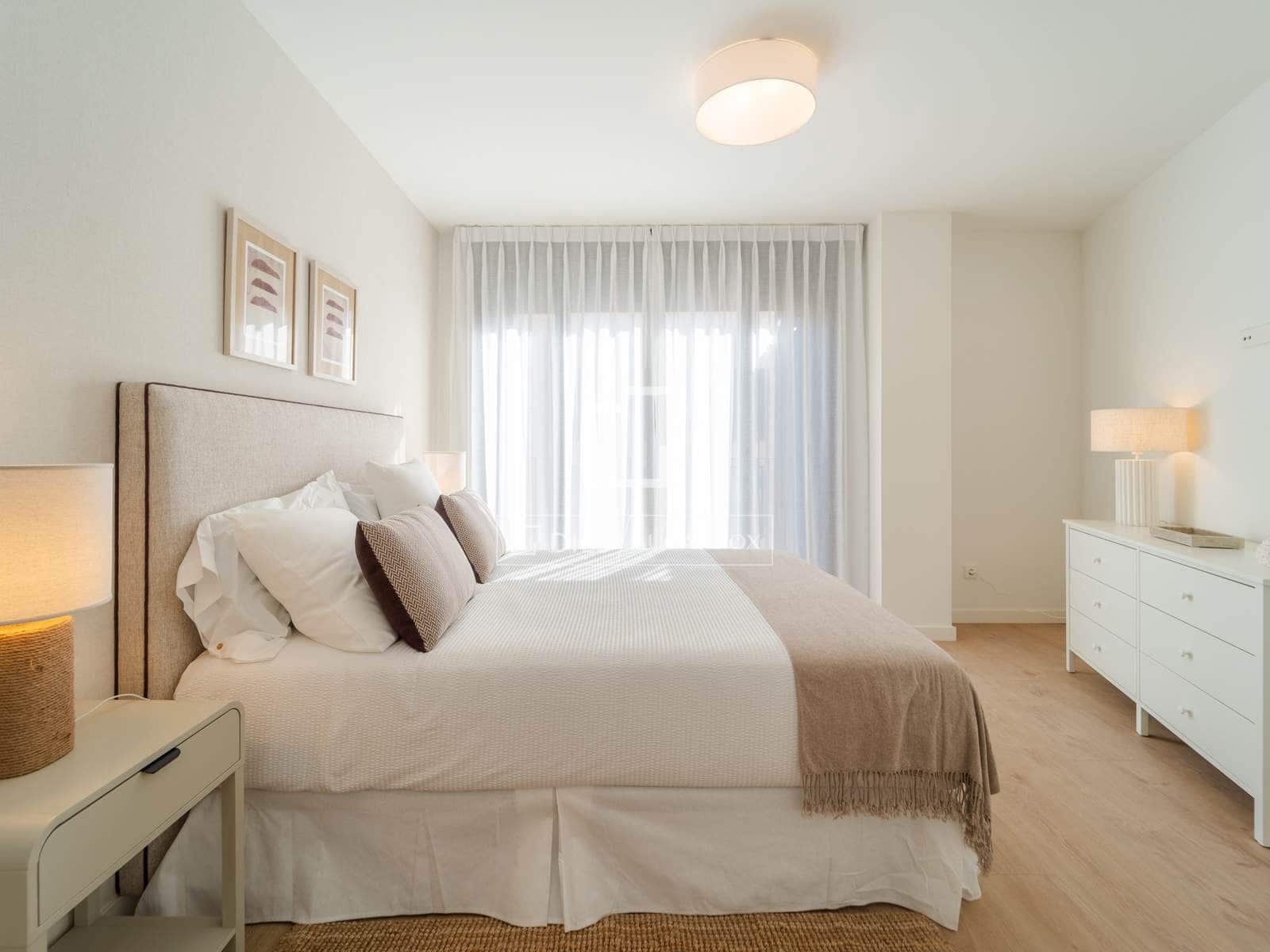 3 bedroom Apartment for sale in Valencia city with pool garage - € 780,000 (Ref: 9838375)