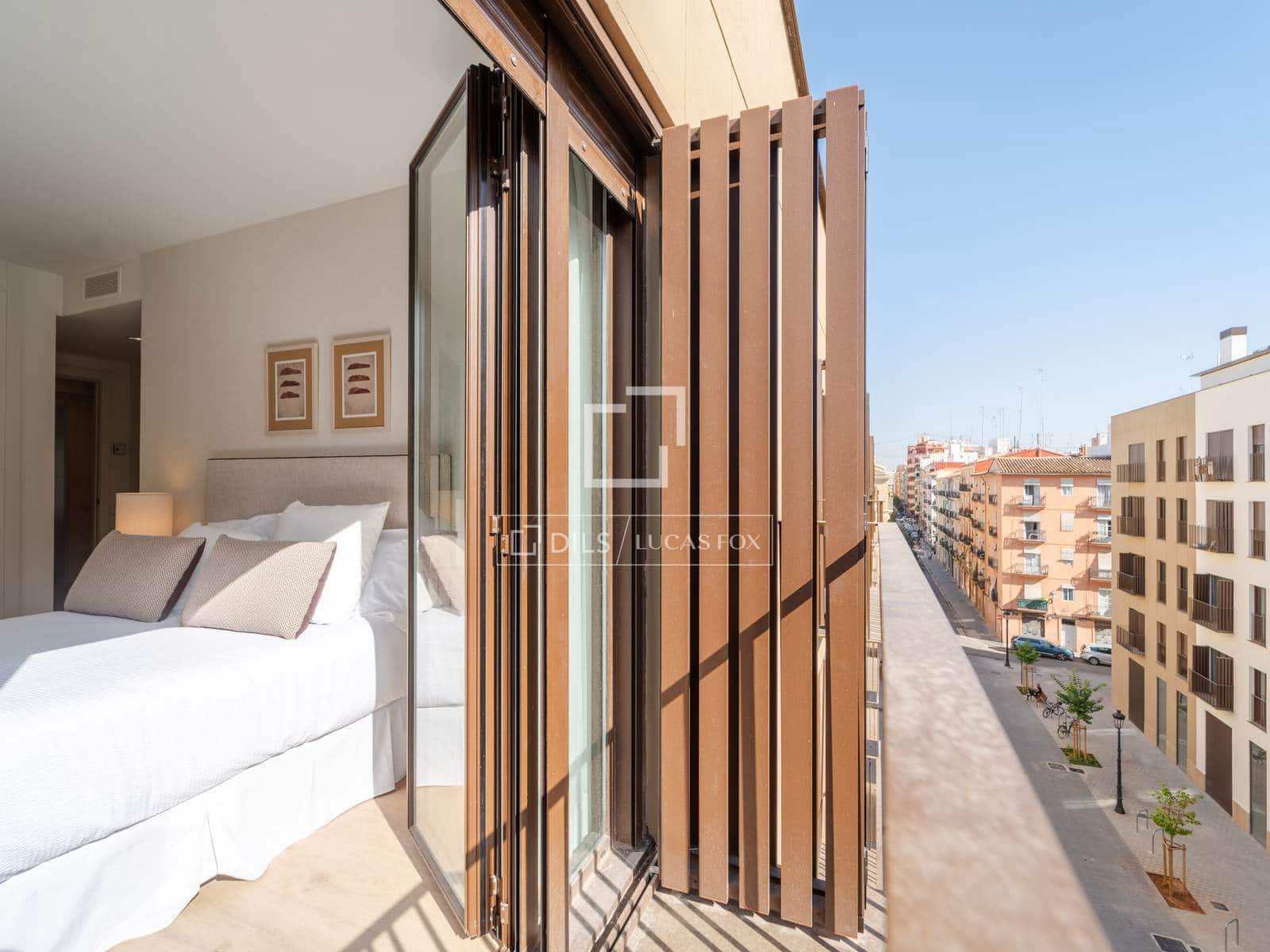 3 bedroom Apartment for sale in Valencia city with pool garage - € 780,000 (Ref: 9838375)