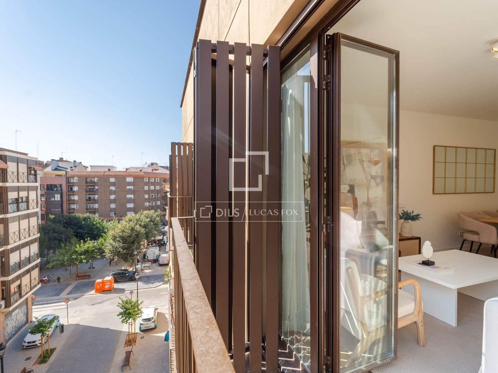 3 bedroom Apartment for sale in Valencia city with pool garage - € 780,000 (Ref: 9838375)