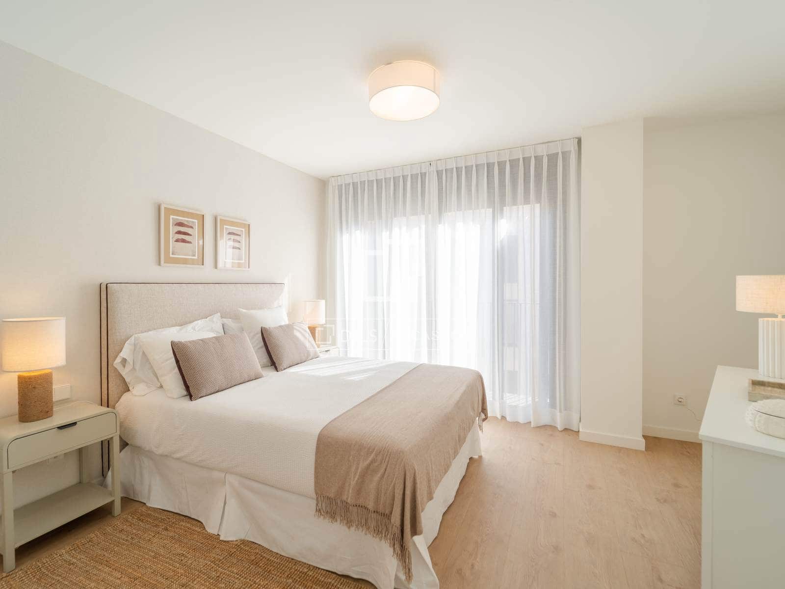 3 bedroom Apartment for sale in Valencia city with pool garage - € 780,000 (Ref: 9838375)