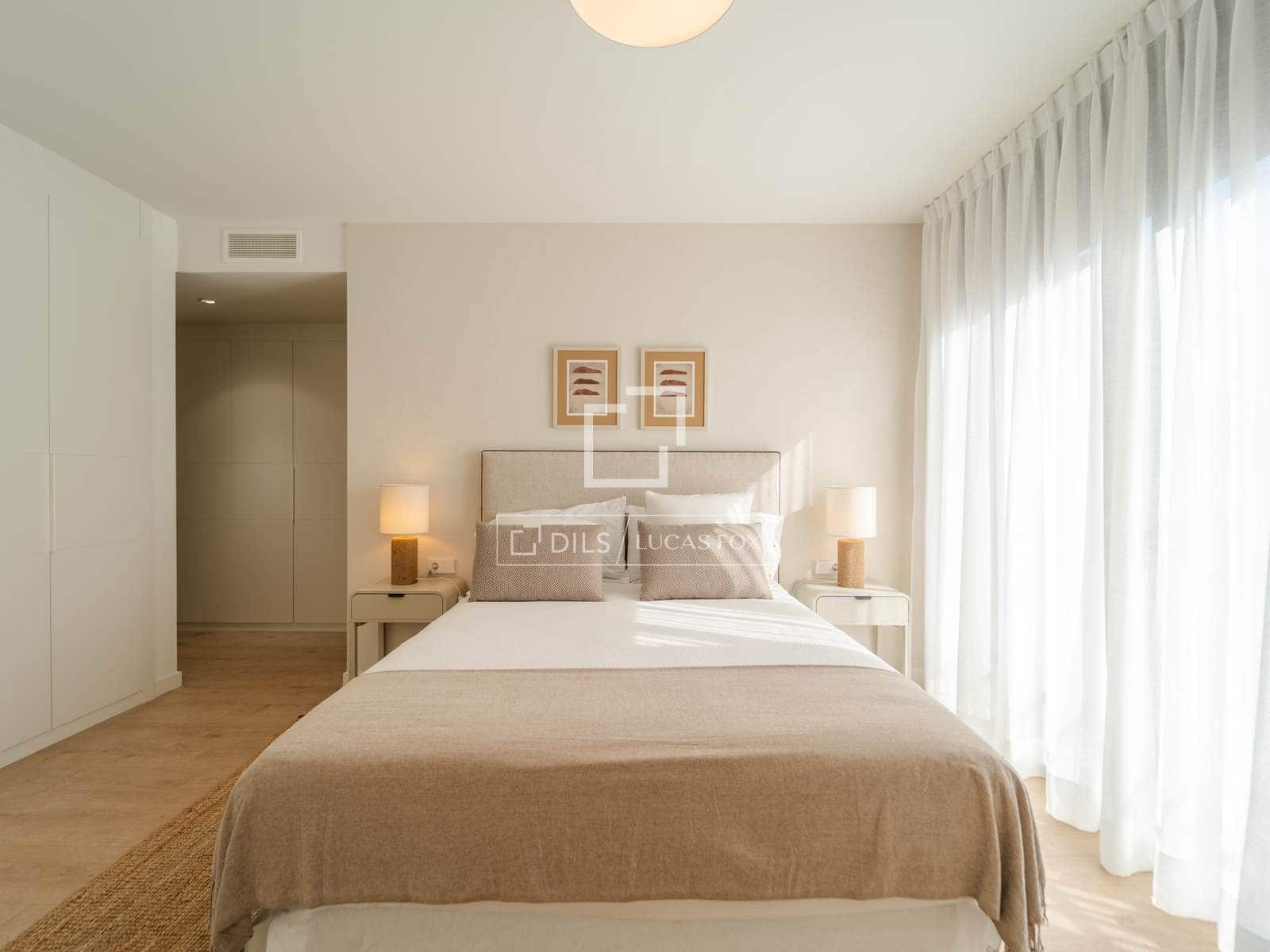 3 bedroom Apartment for sale in Valencia city with pool garage - € 780,000 (Ref: 9838375)