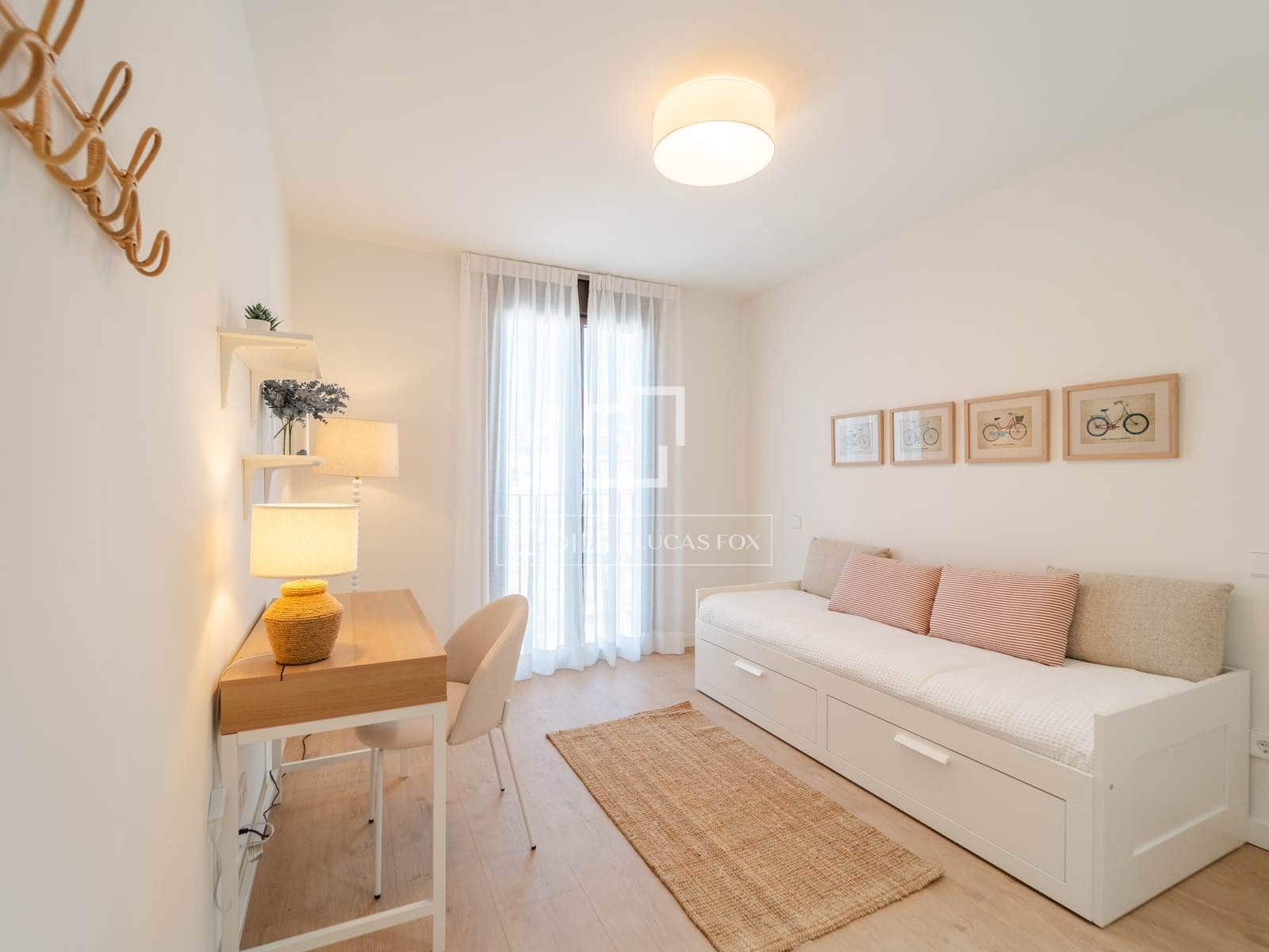 3 bedroom Apartment for sale in Valencia city with pool garage - € 780,000 (Ref: 9838375)