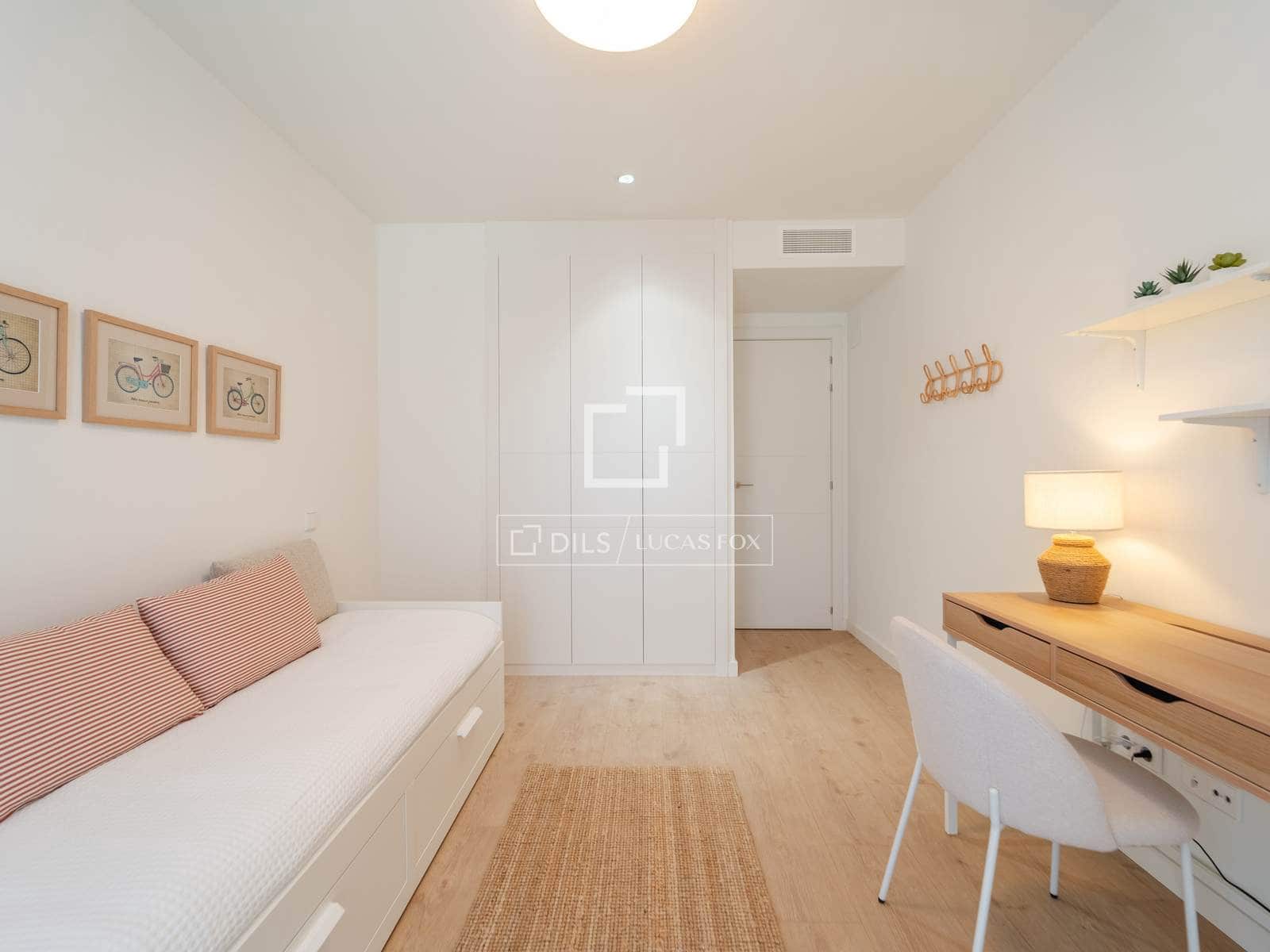 3 bedroom Apartment for sale in Valencia city with pool garage - € 780,000 (Ref: 9838375)