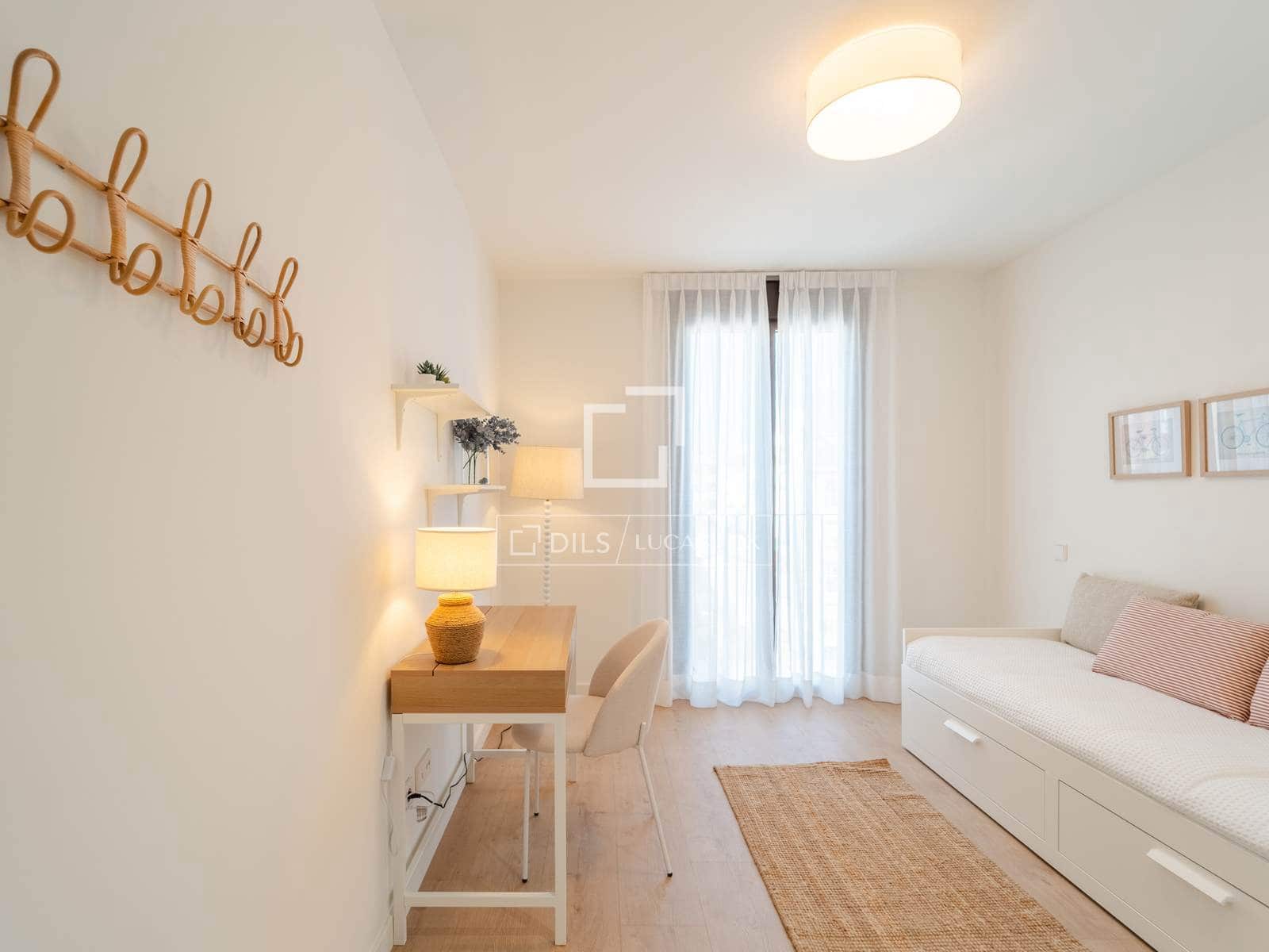 3 bedroom Apartment for sale in Valencia city with pool garage - € 780,000 (Ref: 9838375)