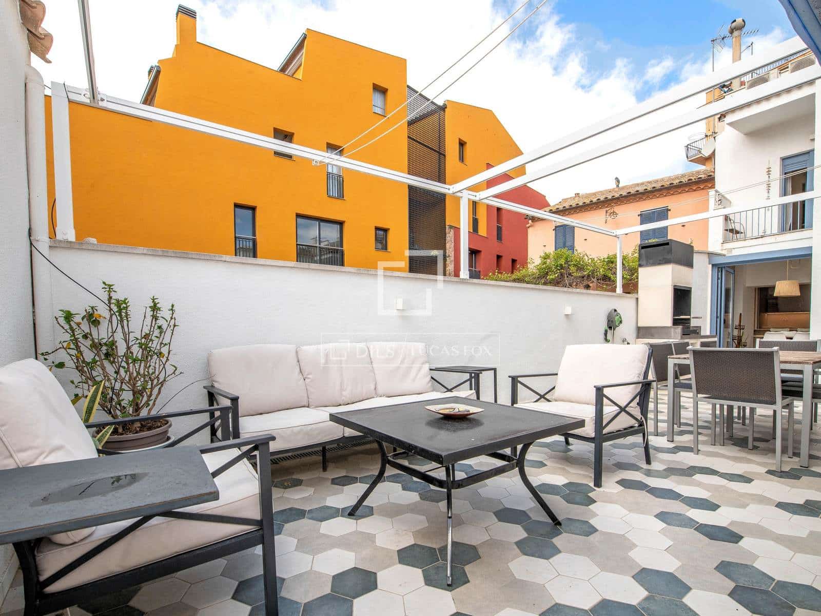 11 bedroom Villa for sale in Sant Feliu de Guixols with garage - € 1,350,000 (Ref: 9838377)