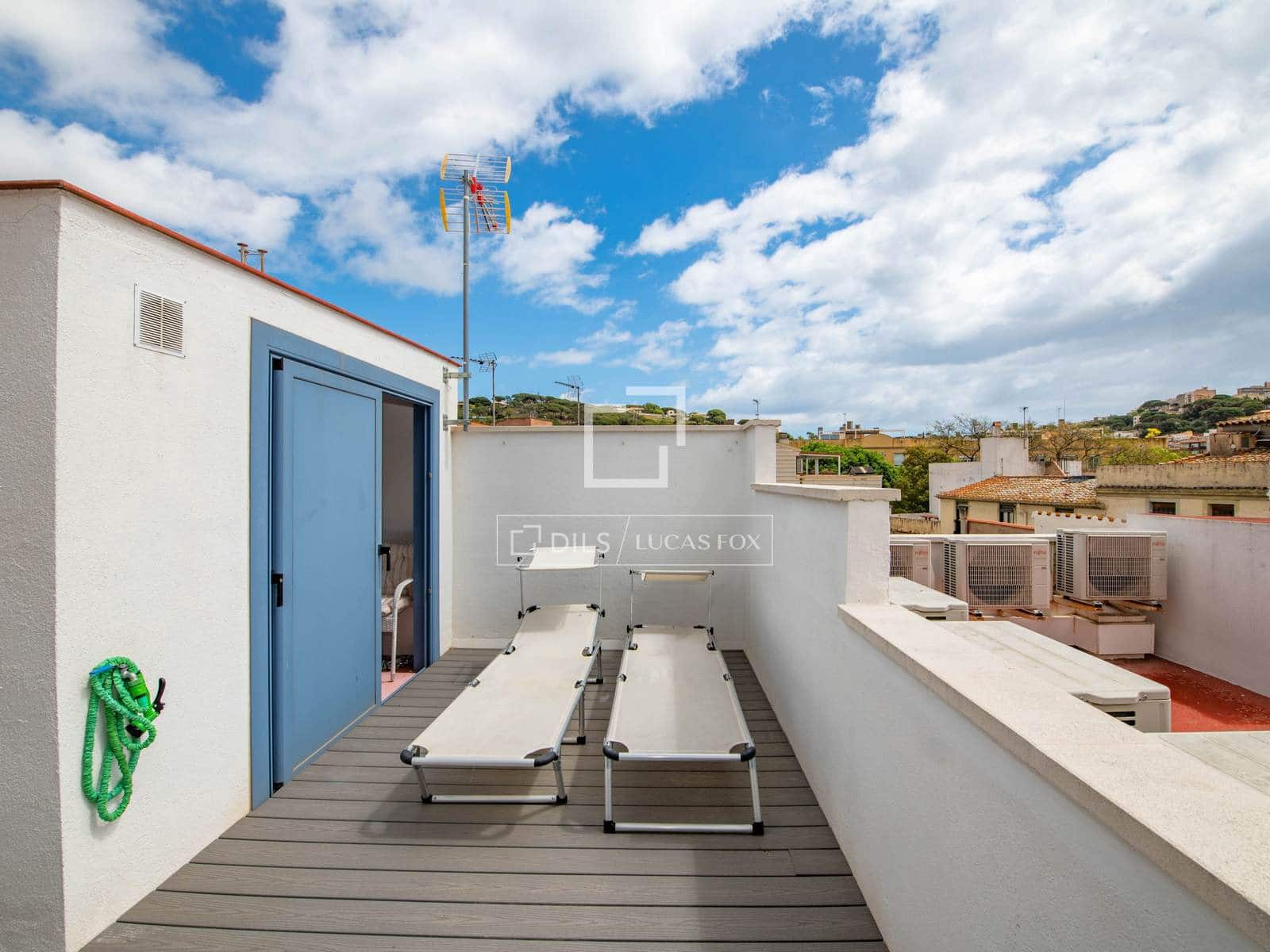 11 bedroom Villa for sale in Sant Feliu de Guixols with garage - € 1,350,000 (Ref: 9838377)