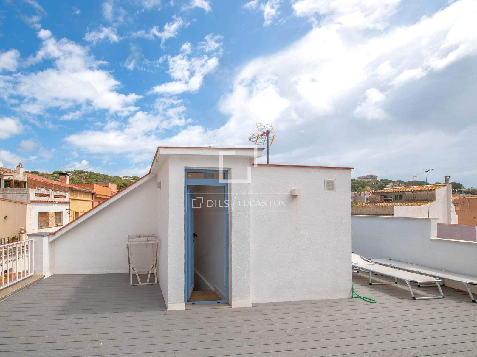 11 bedroom Villa for sale in Sant Feliu de Guixols with garage - € 1,350,000 (Ref: 9838377)
