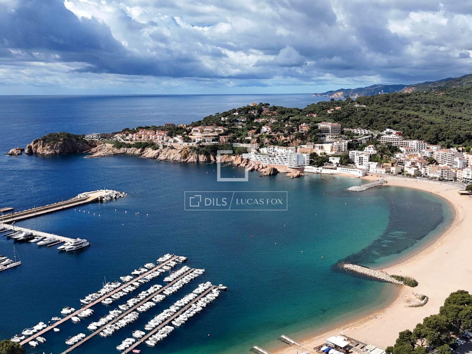 11 bedroom Villa for sale in Sant Feliu de Guixols with garage - € 1,350,000 (Ref: 9838377)