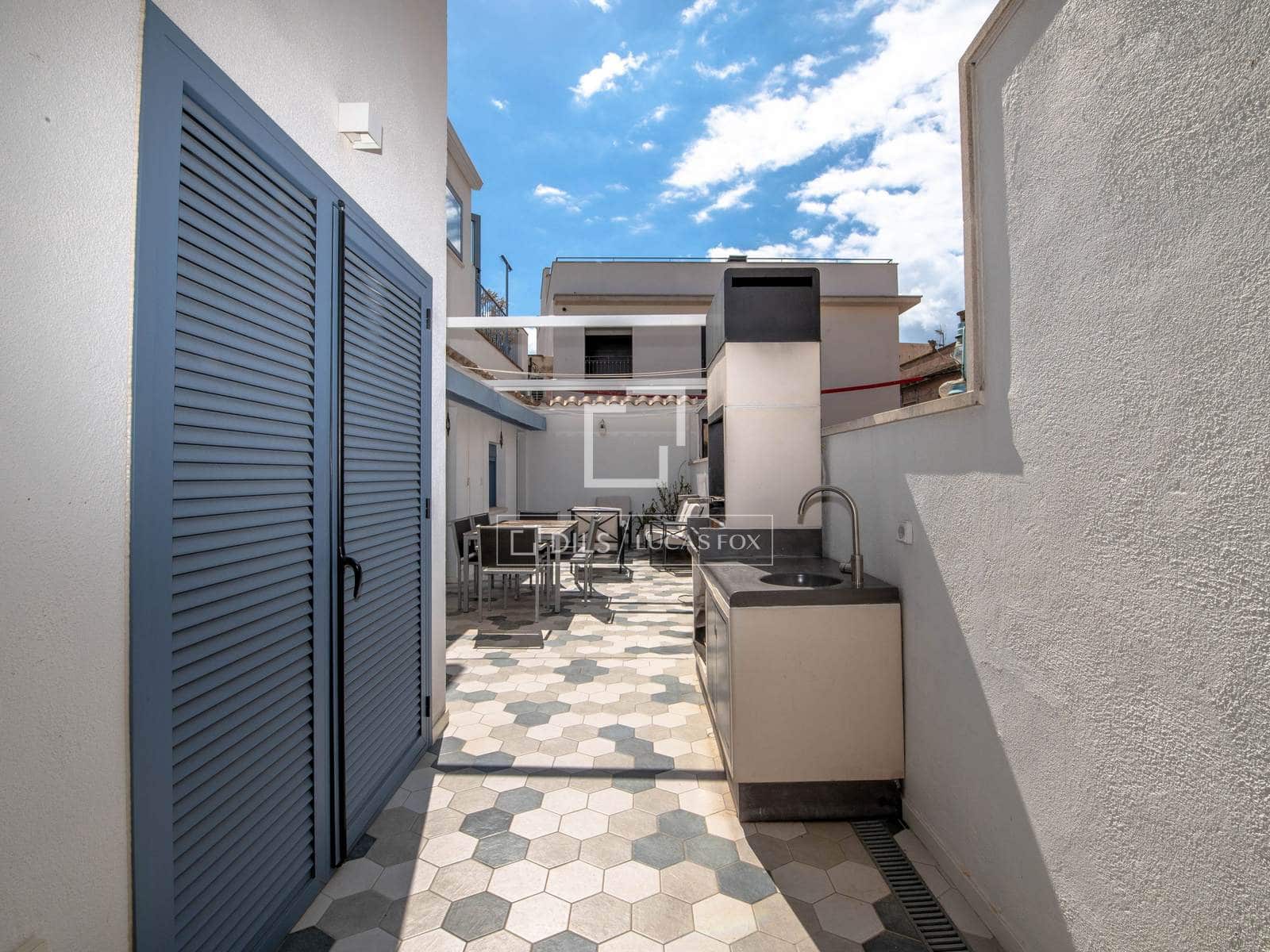 11 bedroom Villa for sale in Sant Feliu de Guixols with garage - € 1,350,000 (Ref: 9838377)