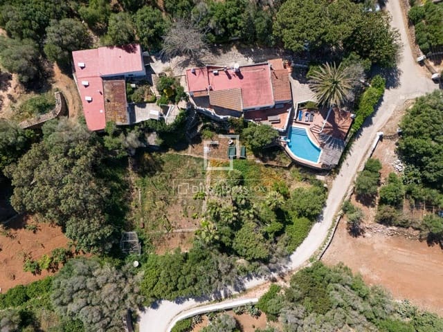 3 soveværelse Finca/Landehus til salg i Ciutadella de Menorca med swimmingpool garage - € 995.000 (Ref: 9838505)
