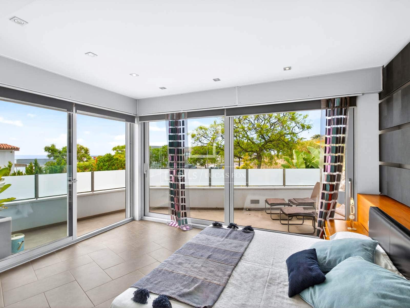 5 bedroom Villa for sale in Mataro with pool garage - € 1,050,000 (Ref: 9838506)
