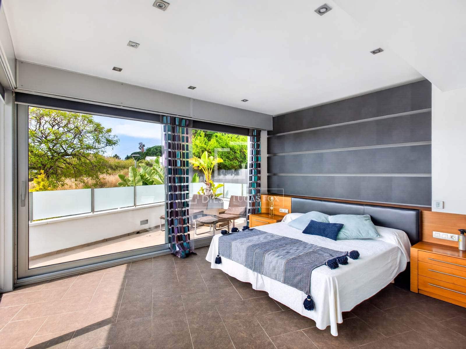 5 bedroom Villa for sale in Mataro with pool garage - € 1,050,000 (Ref: 9838506)