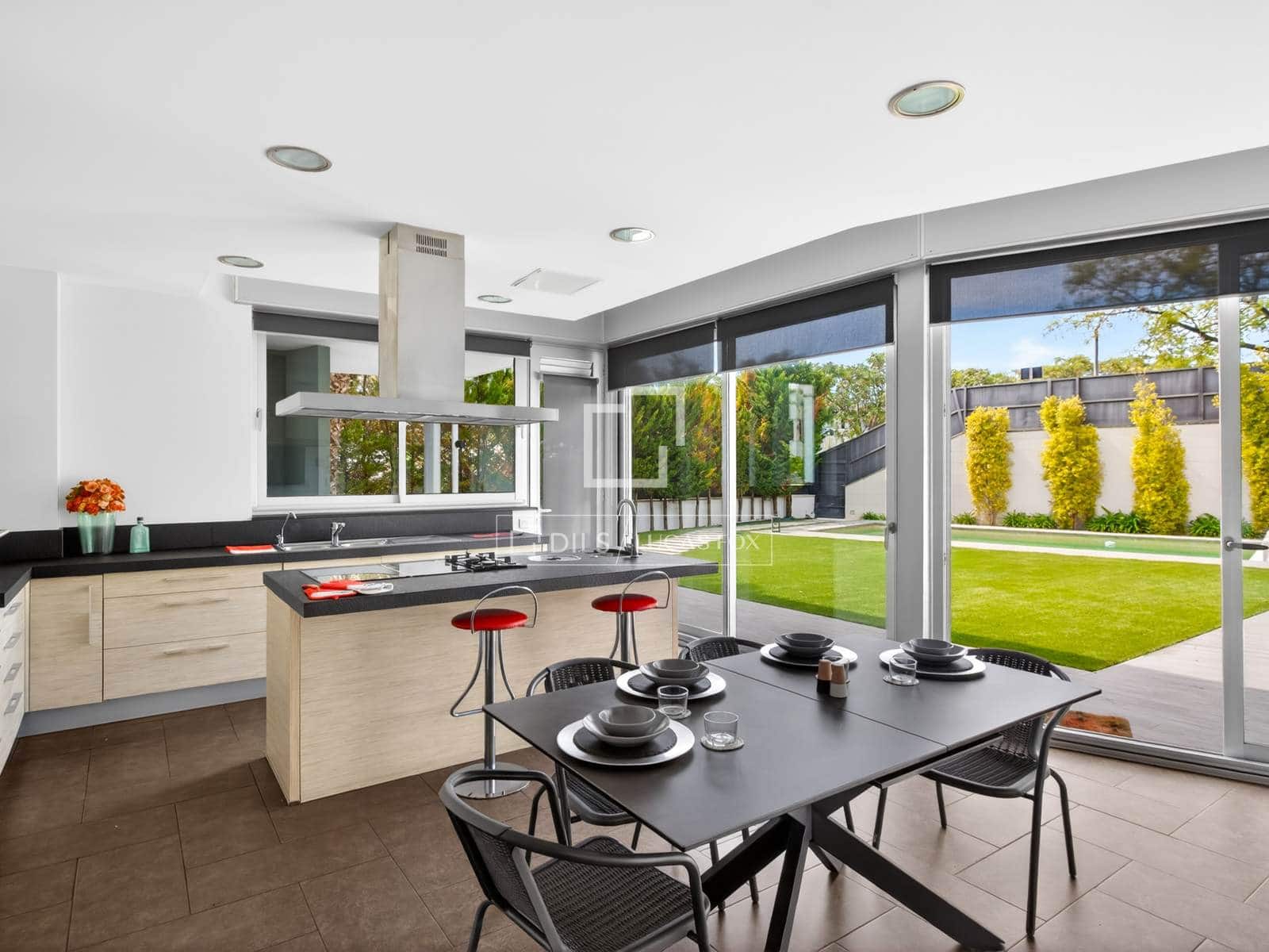 5 bedroom Villa for sale in Mataro with pool garage - € 1,050,000 (Ref: 9838506)
