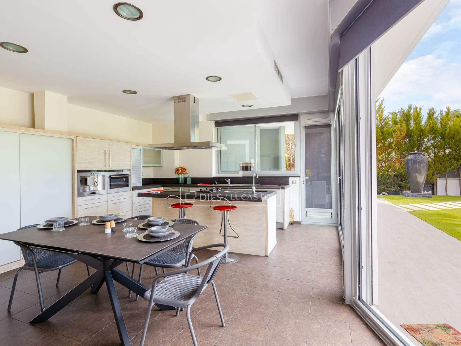 5 bedroom Villa for sale in Mataro with pool garage - € 1,050,000 (Ref: 9838506)