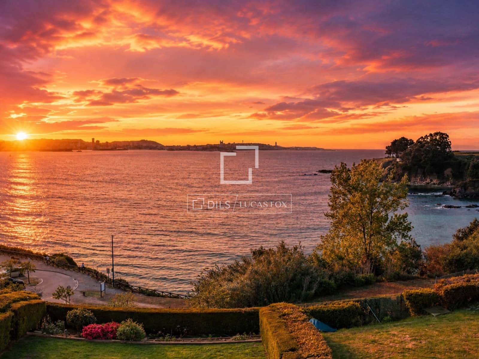 6 bedroom Villa for sale in Oleiros - € 1,350,000 (Ref: 9838640)