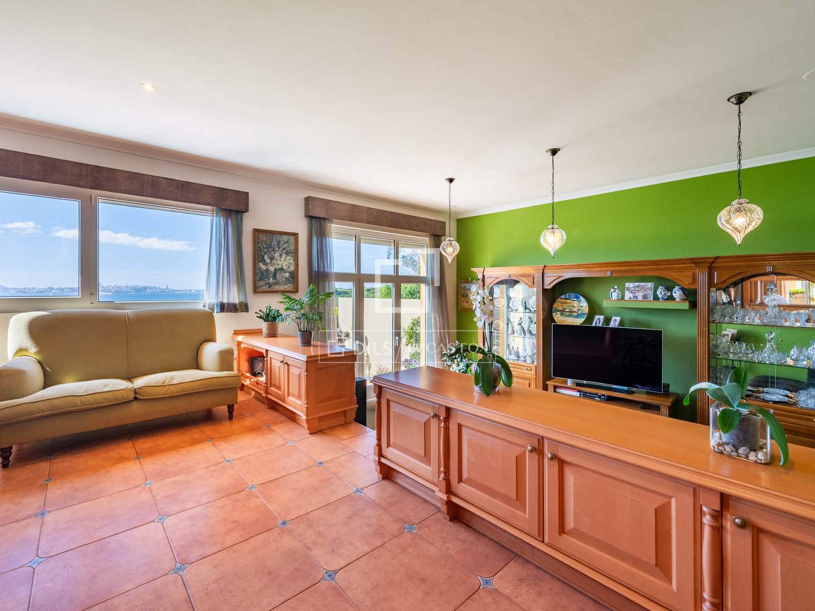 6 bedroom Villa for sale in Oleiros - € 1,350,000 (Ref: 9838640)