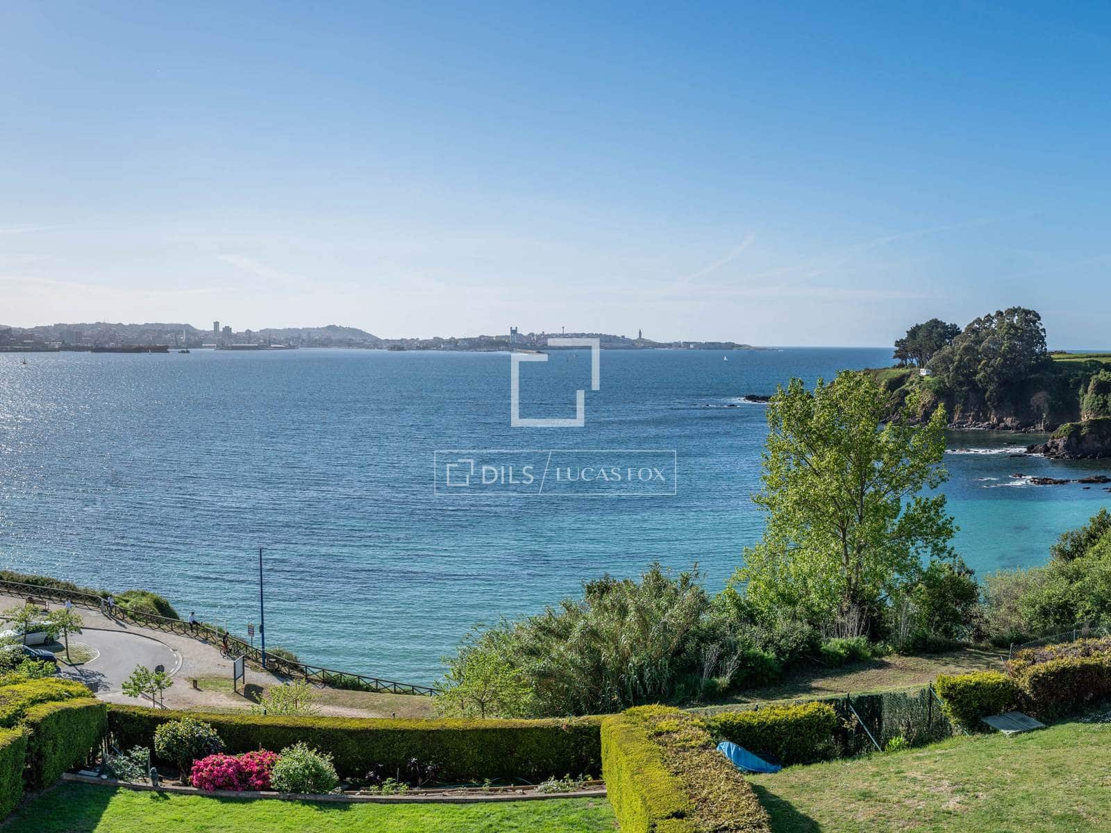 6 bedroom Villa for sale in Oleiros - € 1,350,000 (Ref: 9838640)