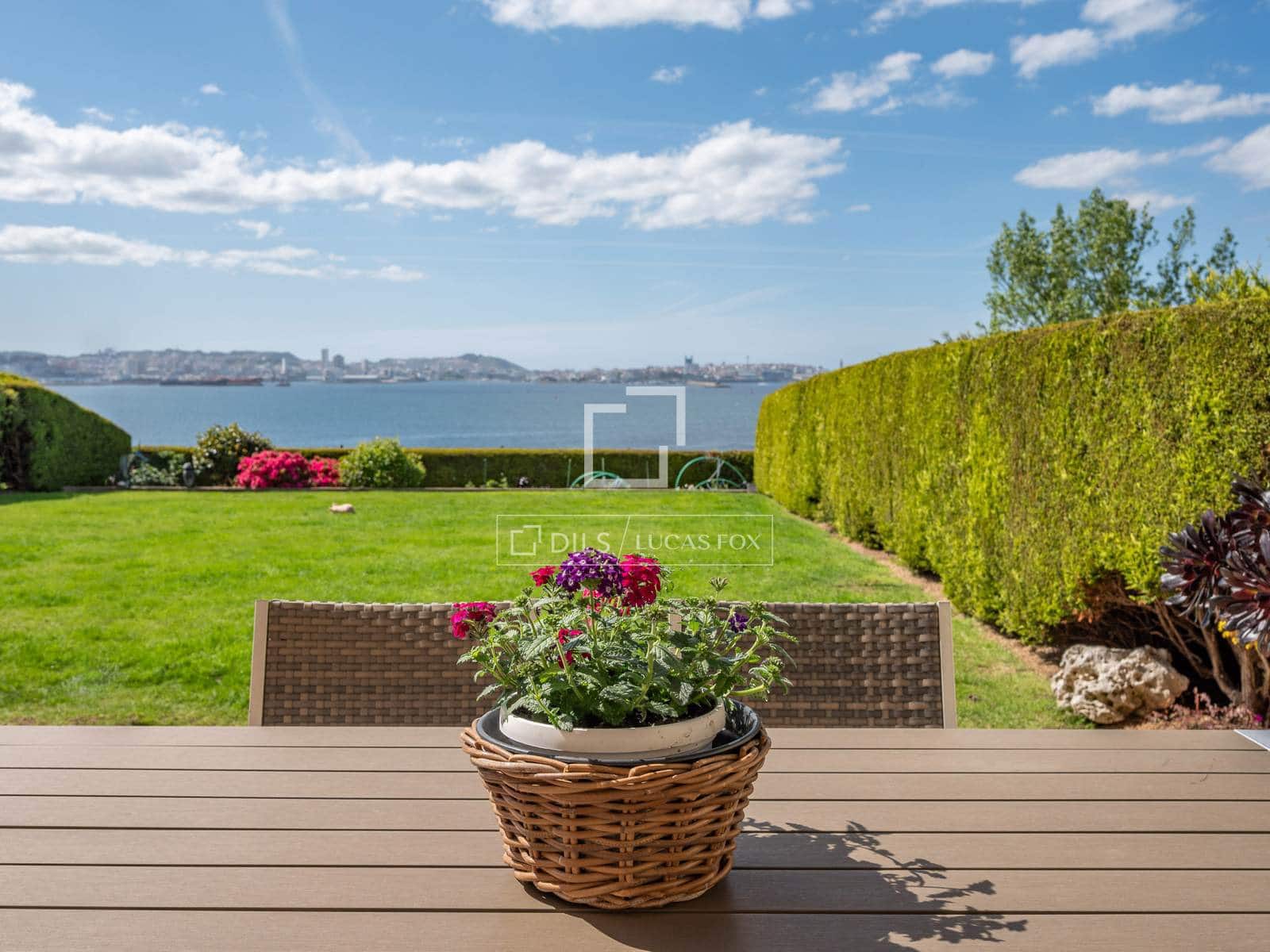 6 bedroom Villa for sale in Oleiros - € 1,350,000 (Ref: 9838640)