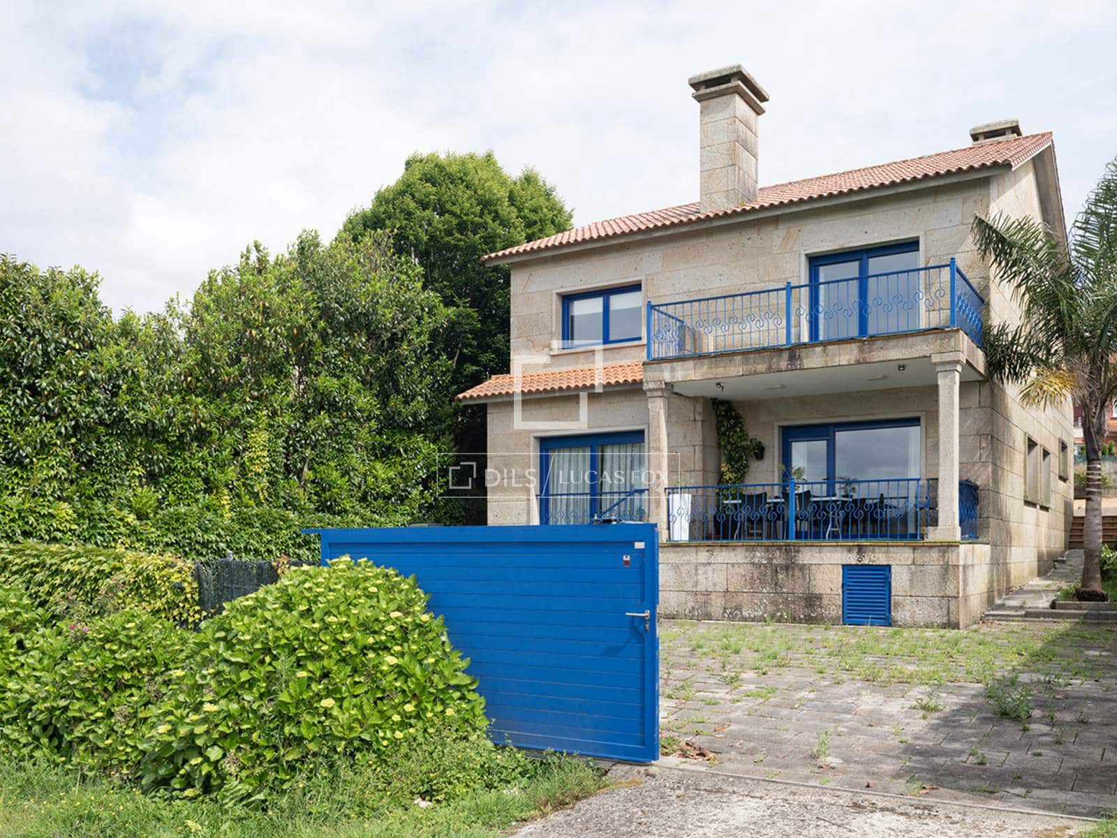 4 soveværelse Villa til salg i Sanxenxo med garage - € 480.000 (Ref: 9838641)