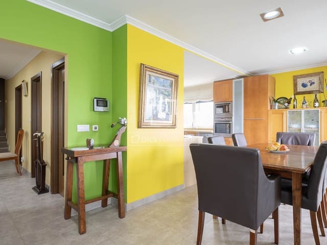 4 soveværelse Villa til salg i Sanxenxo med garage - € 480.000 (Ref: 9838641)
