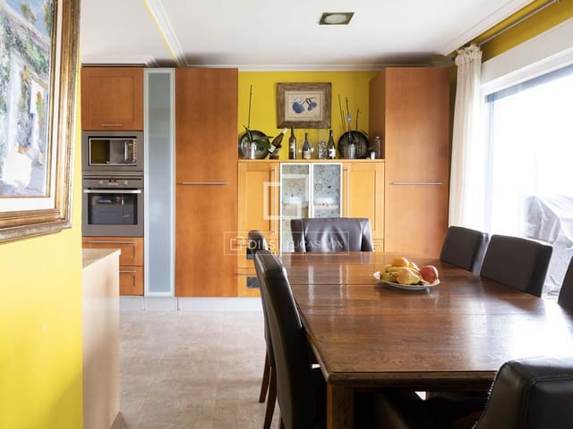 4 soveværelse Villa til salg i Sanxenxo med garage - € 480.000 (Ref: 9838641)