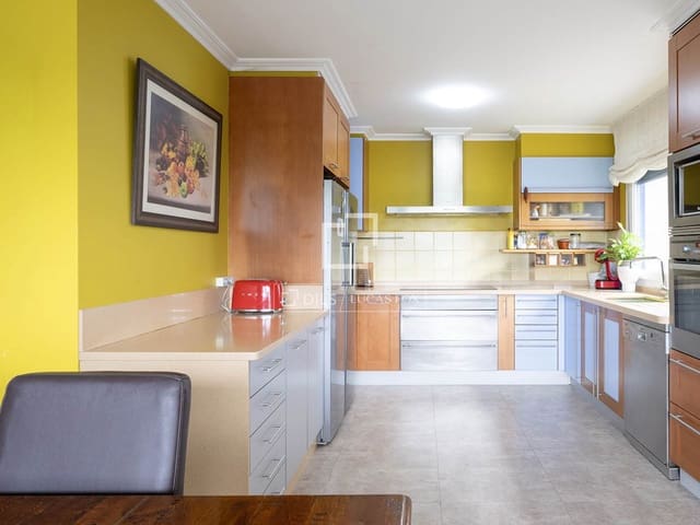 4 soveværelse Villa til salg i Sanxenxo med garage - € 480.000 (Ref: 9838641)