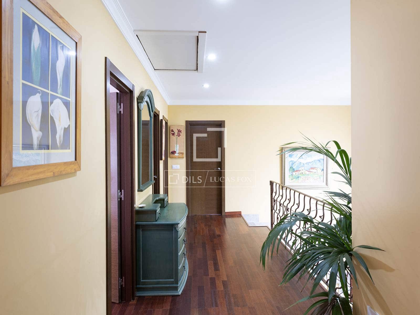 4 soveværelse Villa til salg i Sanxenxo med garage - € 480.000 (Ref: 9838641)