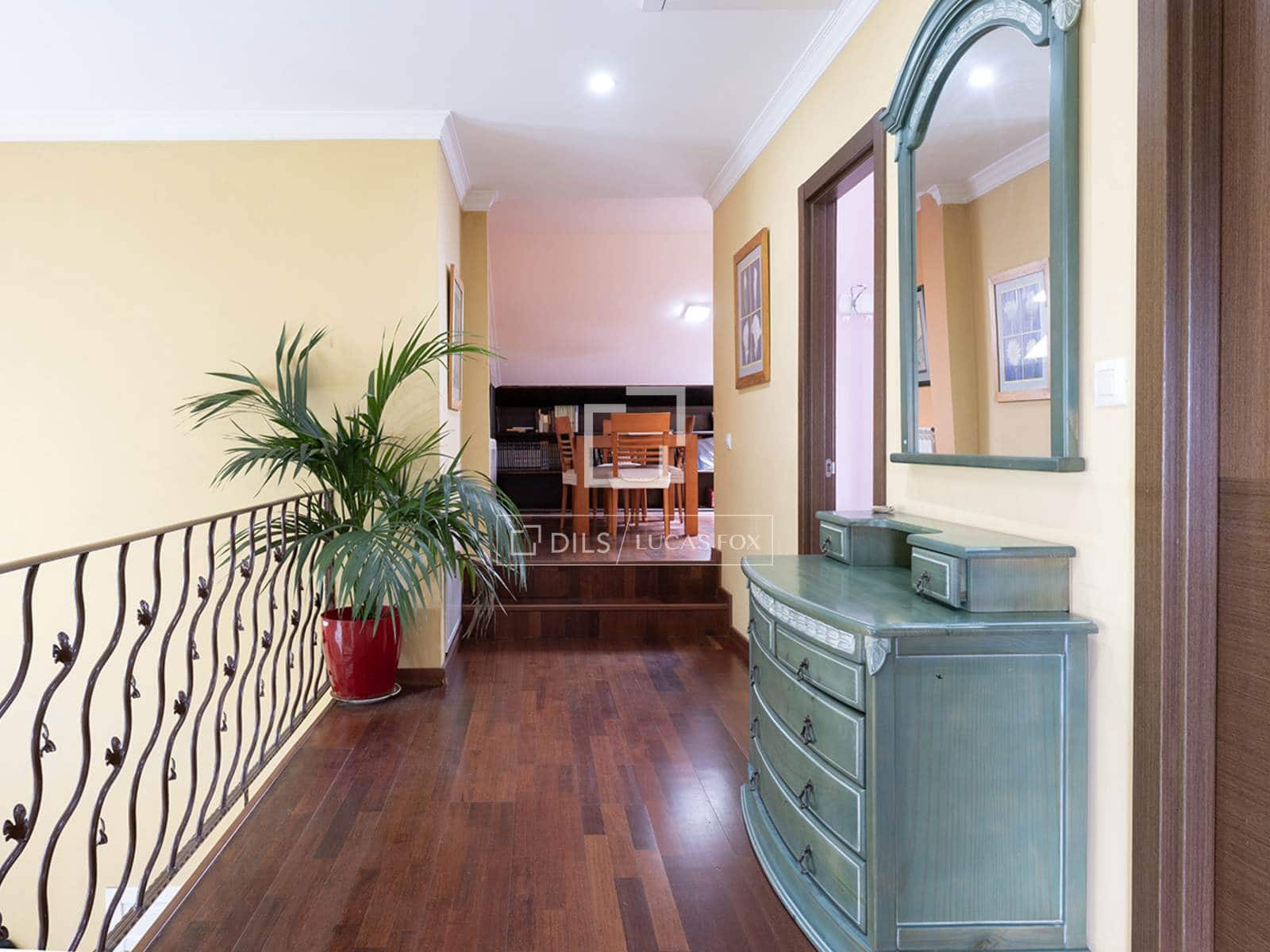 4 soveværelse Villa til salg i Sanxenxo med garage - € 480.000 (Ref: 9838641)