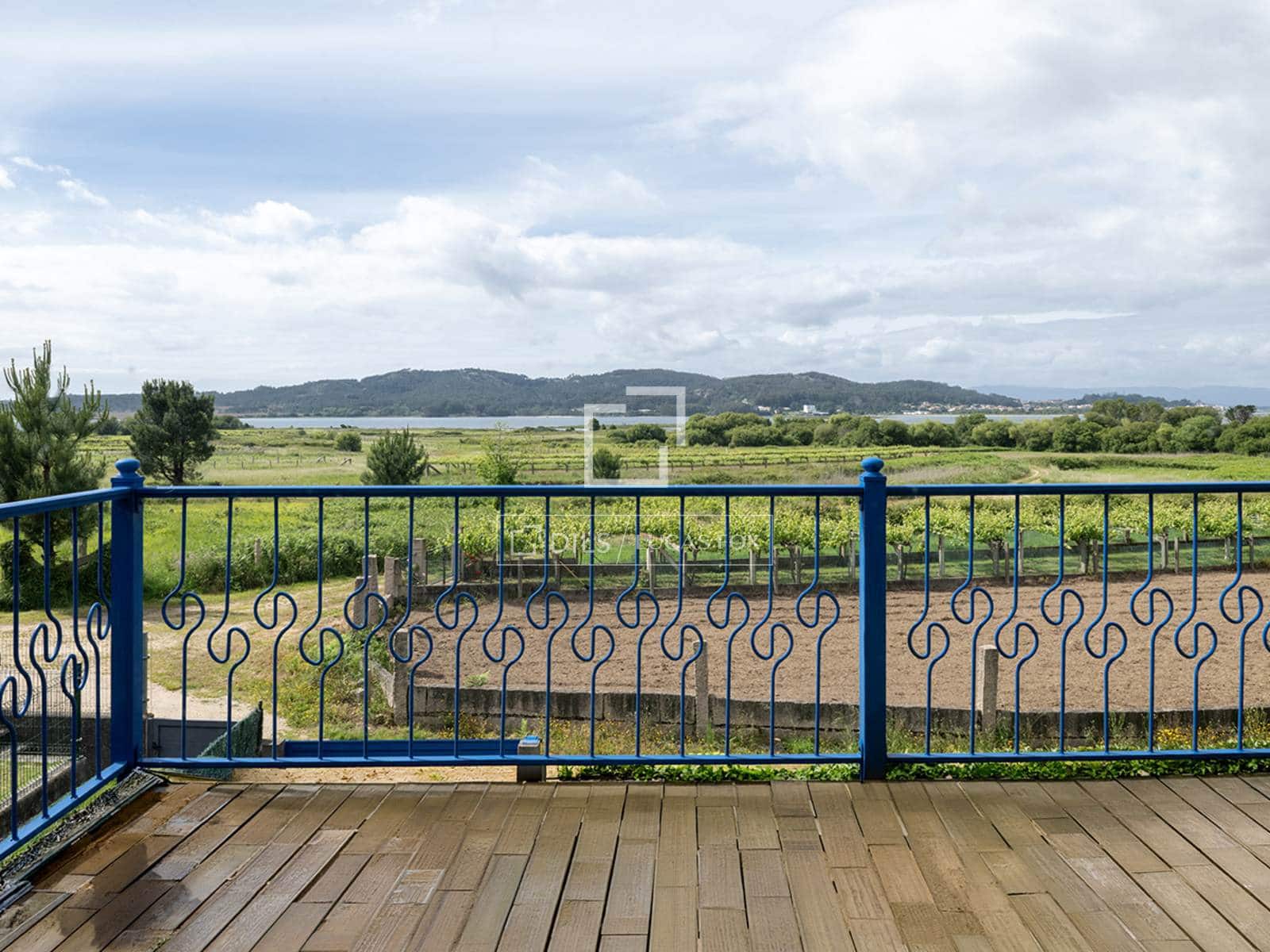 4 soveværelse Villa til salg i Sanxenxo med garage - € 480.000 (Ref: 9838641)