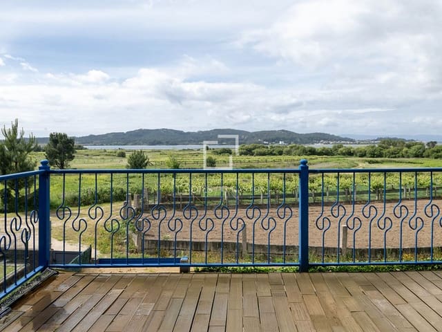 4 soveværelse Villa til salg i Sanxenxo med garage - € 480.000 (Ref: 9838641)
