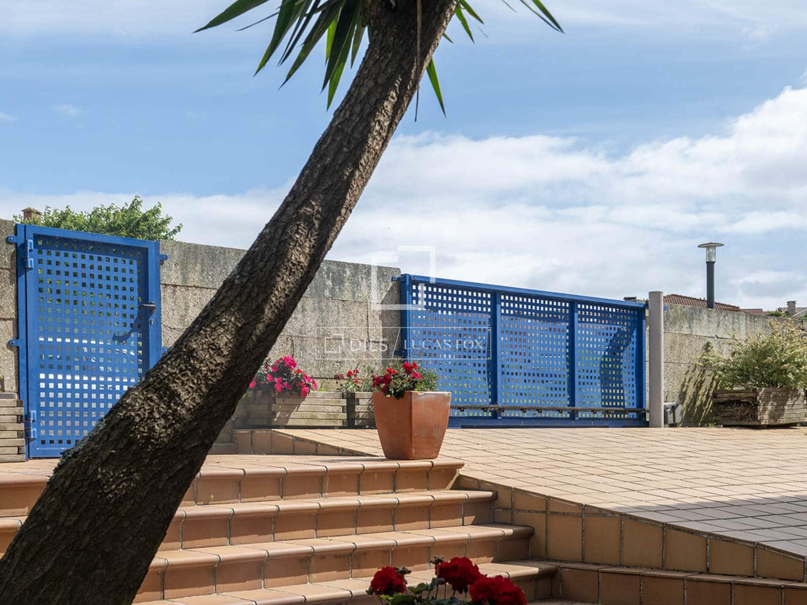 4 soveværelse Villa til salg i Sanxenxo med garage - € 480.000 (Ref: 9838641)