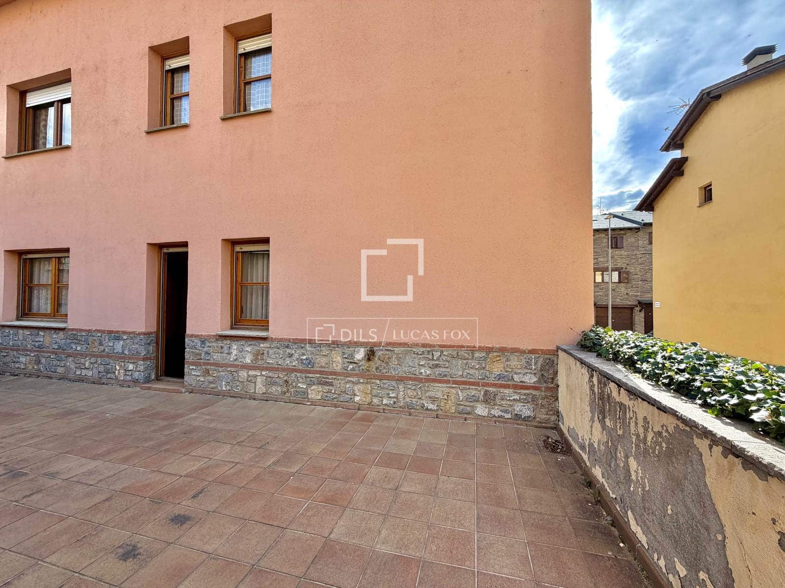 2 bedroom Apartment for sale in Puigcerda with garage - € 240,000 (Ref: 9838721)