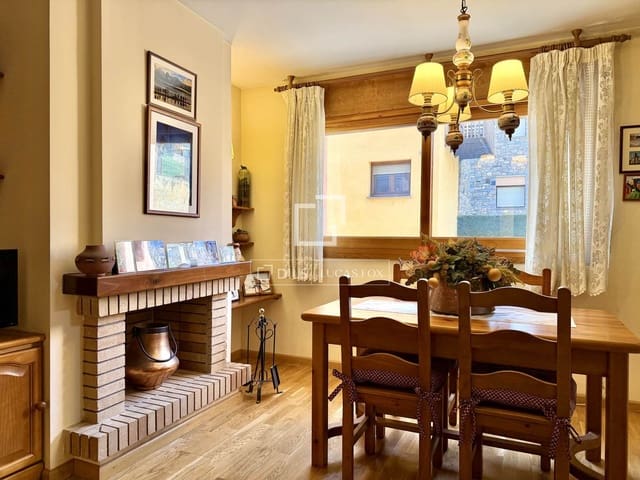 2 soverom Leilighet til salgs i Puigcerdà med garasje - € 240 000 (Ref: 9838721)