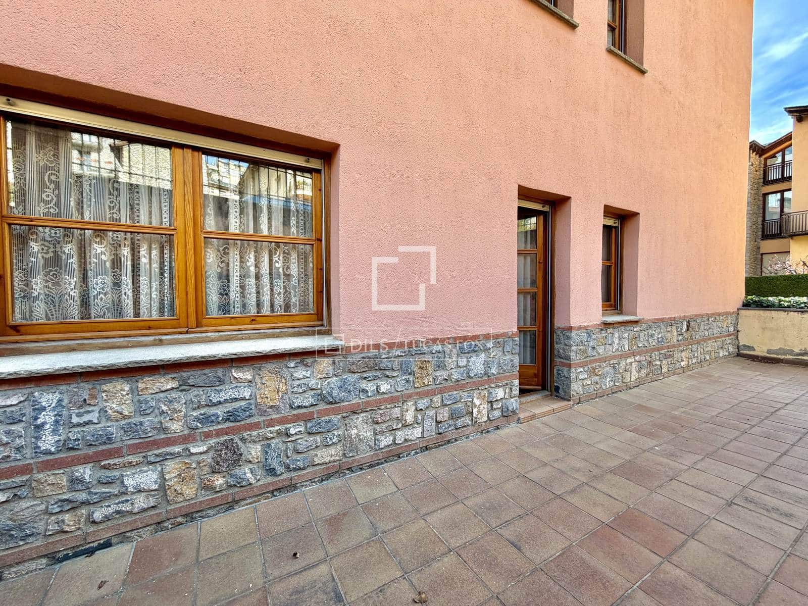 2 bedroom Apartment for sale in Puigcerda with garage - € 240,000 (Ref: 9838721)