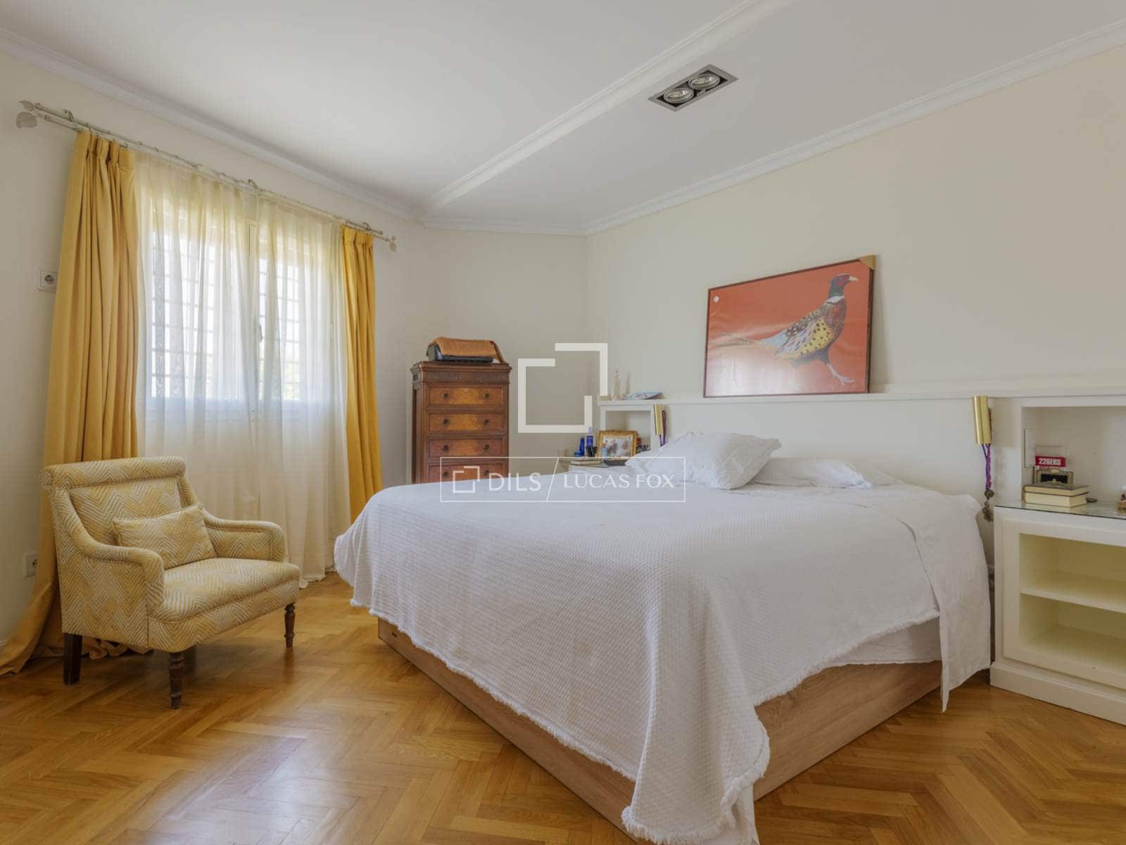 5 bedroom Villa for sale in Pozuelo de Alarcon with pool - € 1,345,000 (Ref: 9839974)