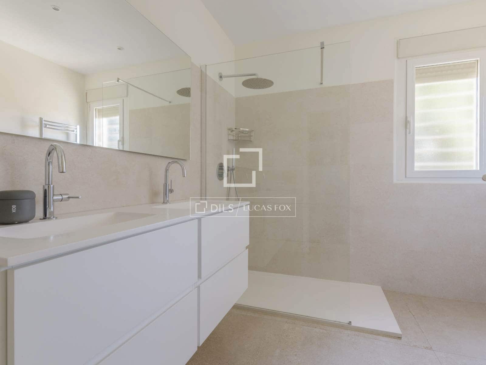 5 bedroom Villa for sale in Pozuelo de Alarcon with pool - € 1,345,000 (Ref: 9839974)