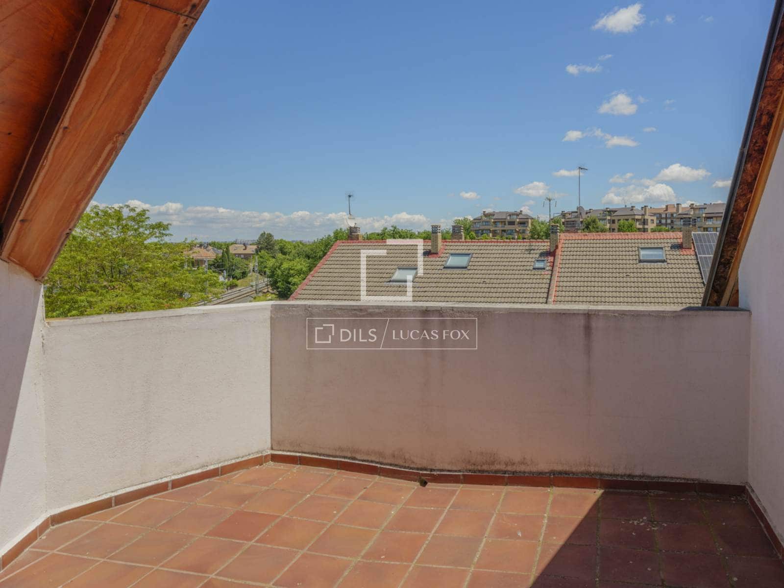5 bedroom Villa for sale in Pozuelo de Alarcon with pool - € 1,345,000 (Ref: 9839974)