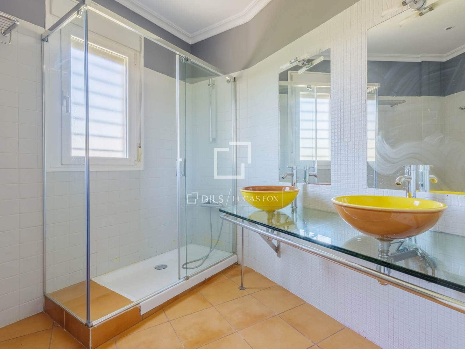 5 bedroom Villa for sale in Pozuelo de Alarcon with pool - € 1,345,000 (Ref: 9839974)